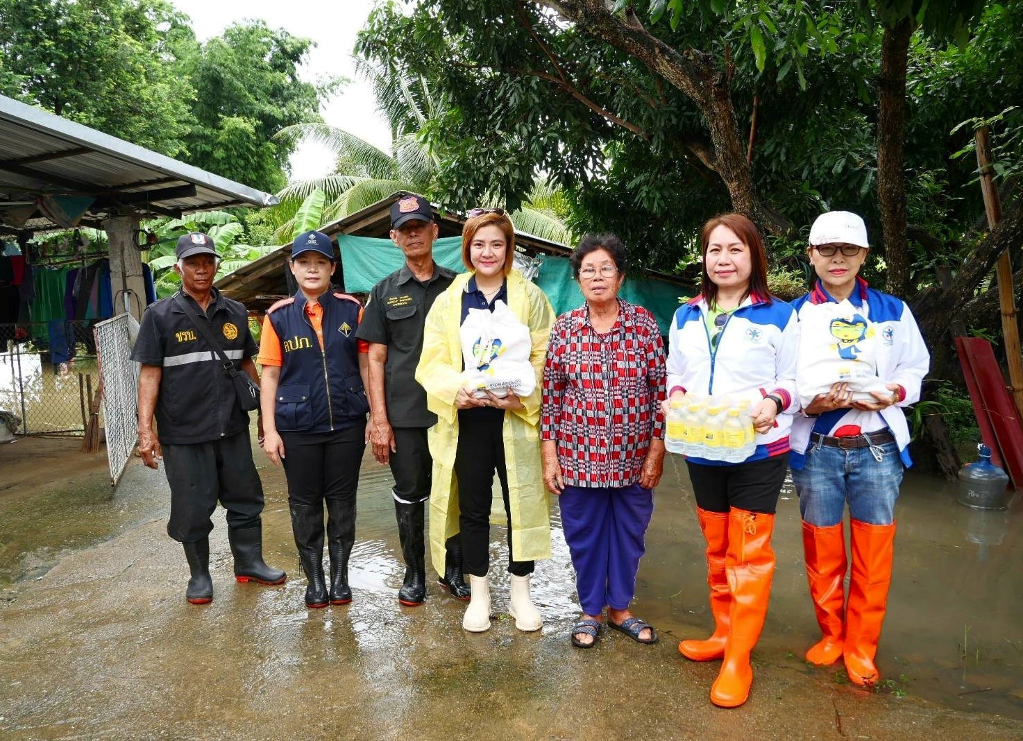 “เทเวศประกันภัย” มอบถุงยังชีพให้ผู้ประสบภัยน้ำท่วมในพื้นที่ภาคเหนือ ...